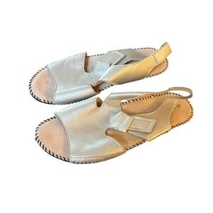 Naturalizer gold leather comfort sandals like new 9